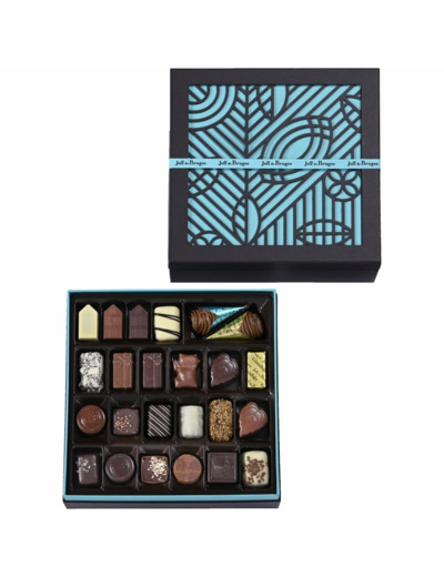 Boite carrée marron 605 g chocolats assortis