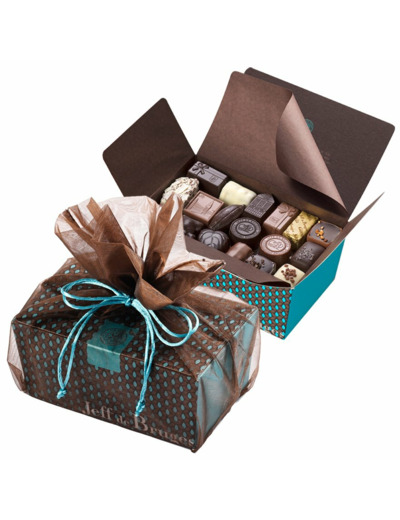 Ballotin 750 g chocolats assortis et pochette organdi marron