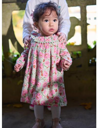 Robe en twill avec un motif fleurs bébé fille