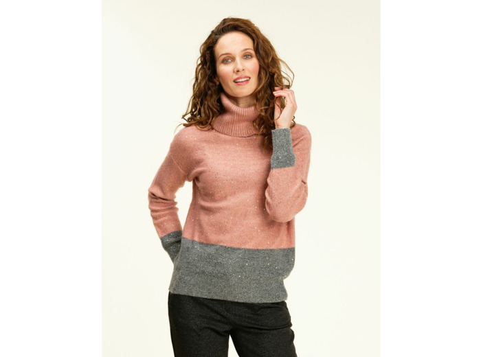 Pull ample col roulé rose