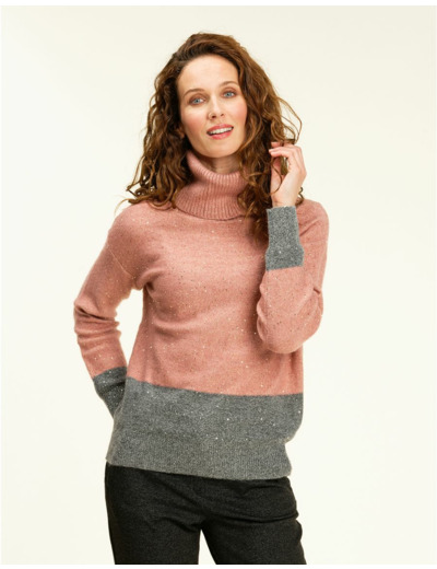 Pull ample col roulé rose