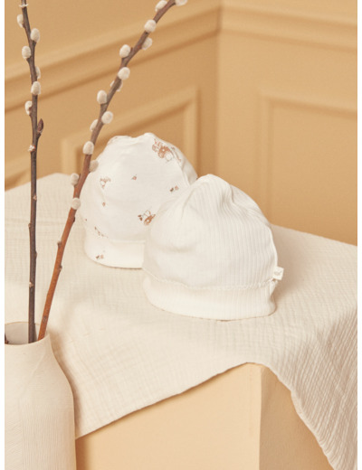 2 bonnets de naissance écrus en coton