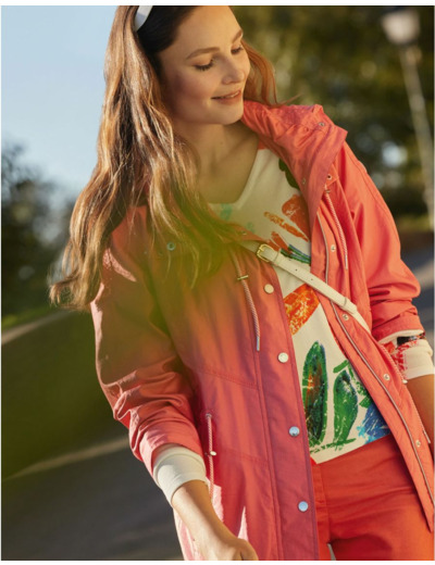 Parka courte rouge corail