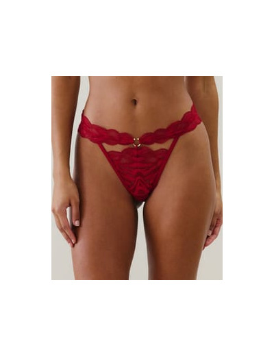 Tanga en dentelle rouge