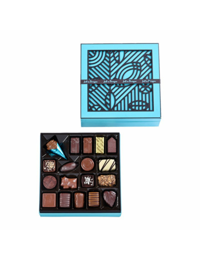 Boite carrée bleue 454 g chocolats assortis