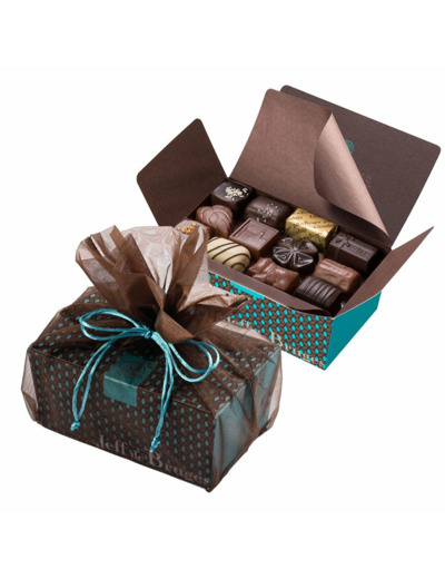 Ballotin 500 g chocolats assortis et pochette organdi marron